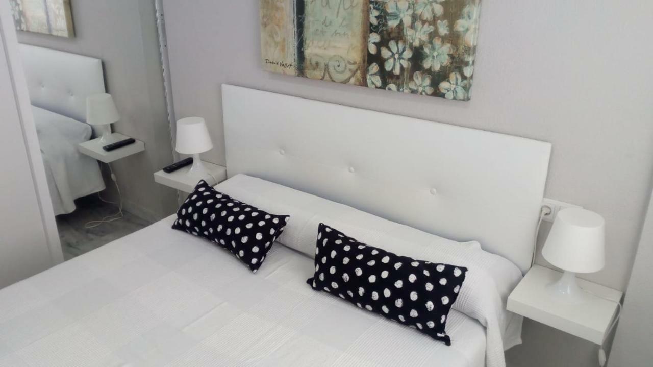Apartamentos Laguna Beach トロクス・コスタ エクステリア 写真
